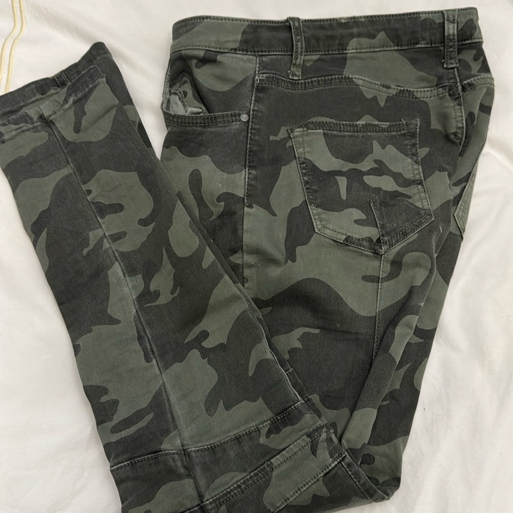 Pookie sebastian camo jeans